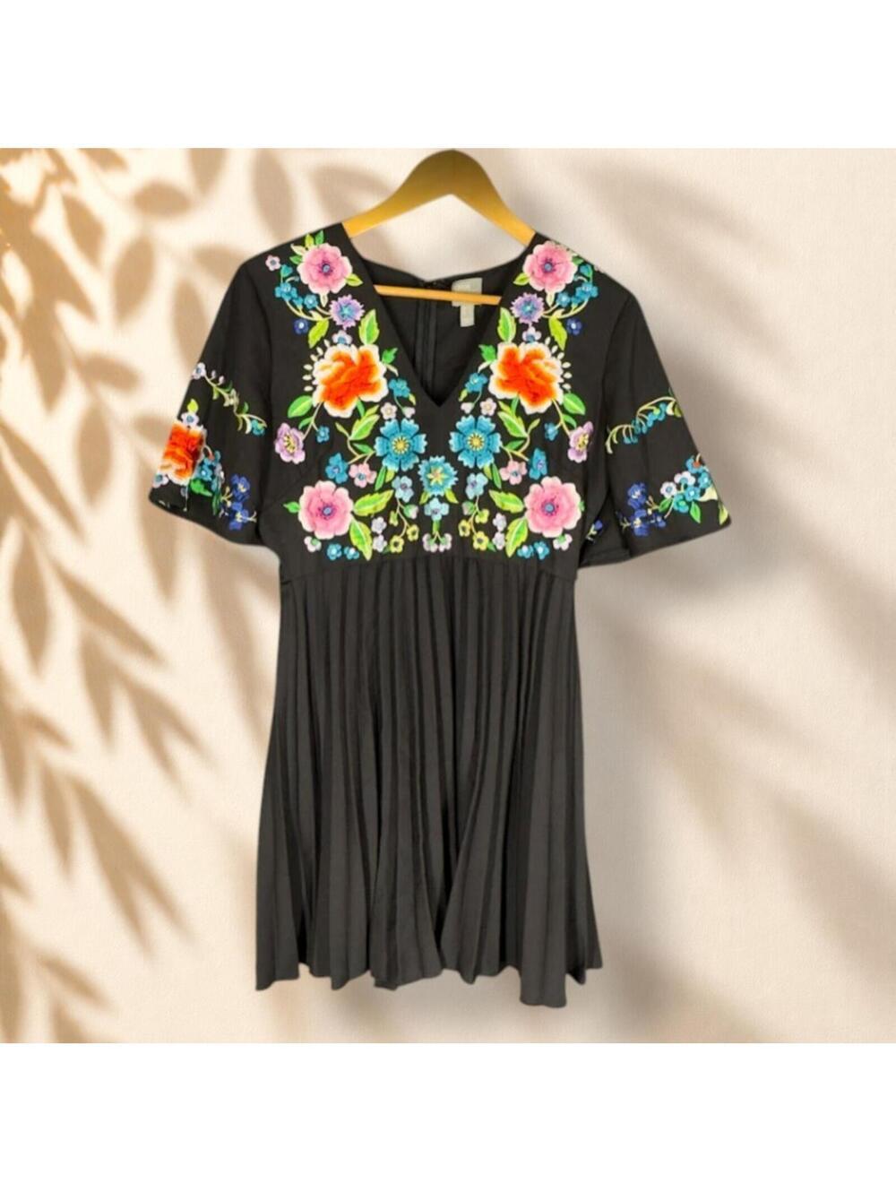 Asos Dress Women 8 Black Floral Embroidered Shift Short Zipper V-Neck Lined